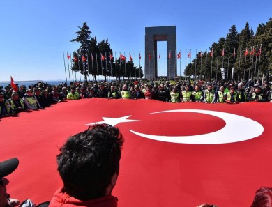 İki Tekerliler şehitler için sürdü