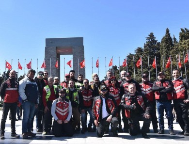 İki Tekerliler şehitler için sürdü