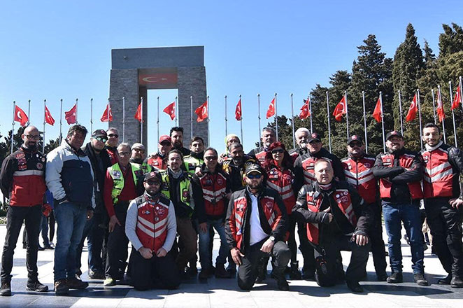 İki Tekerliler şehitler için sürdü